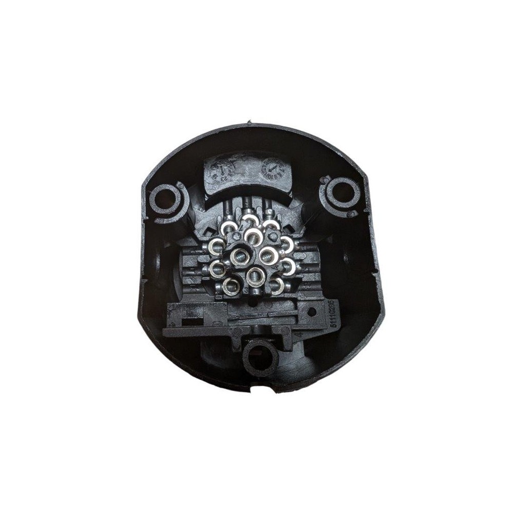 GNIAZDO PRZYCZEPY  HAKA  PLASTIKOWE 13 PIN 12V